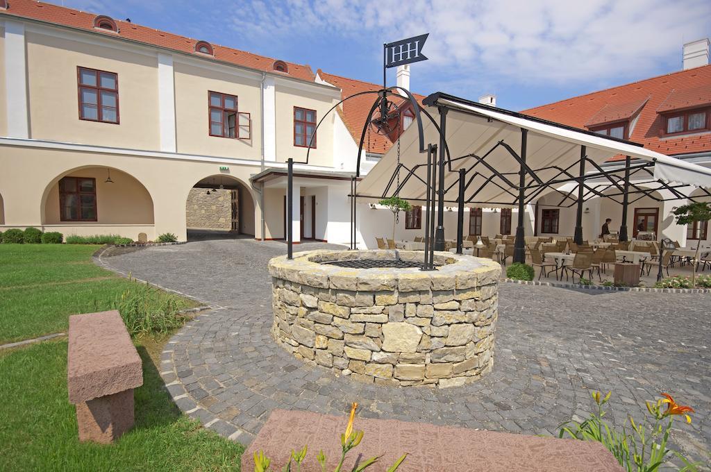 Hotel Historia & Historante Veszprém Exteriör bild